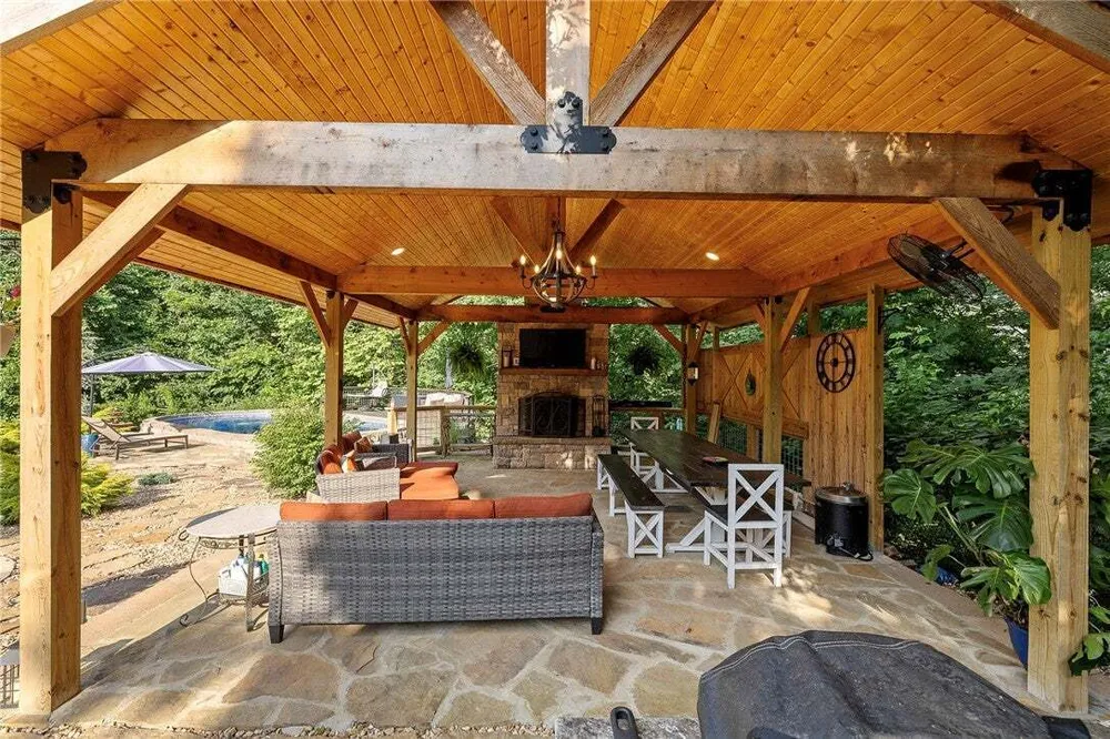 6 Leawood Pl, Bella Vista, AR 72715