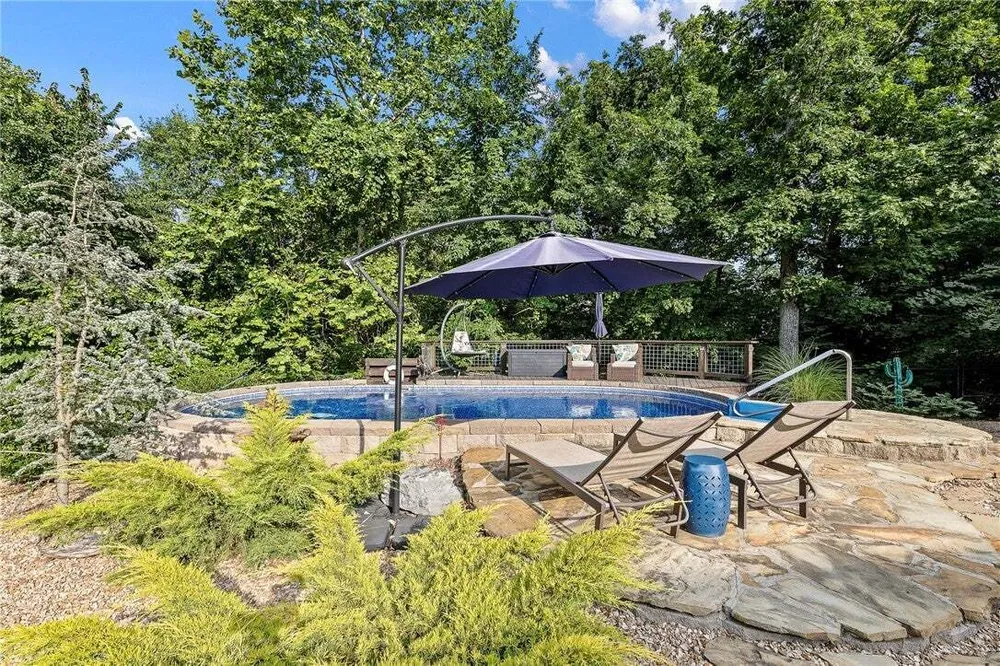 6 Leawood Pl, Bella Vista, AR 72715