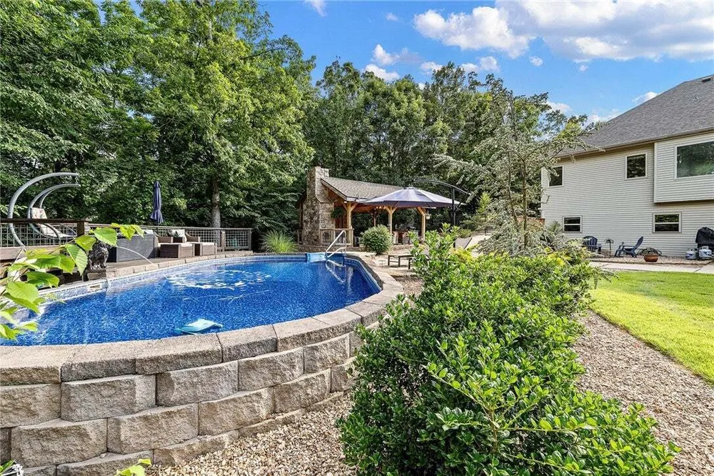 6 Leawood Pl, Bella Vista, AR 72715