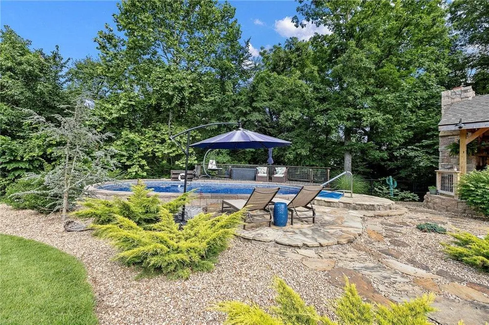 6 Leawood Pl, Bella Vista, AR 72715