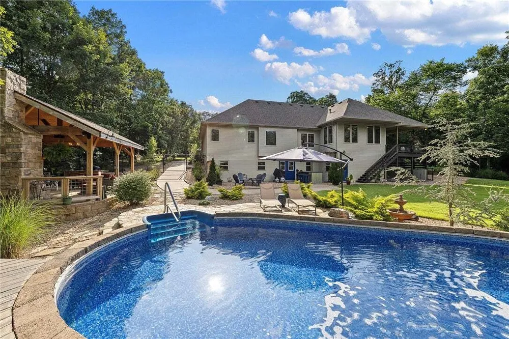 6 Leawood Pl, Bella Vista, AR 72715