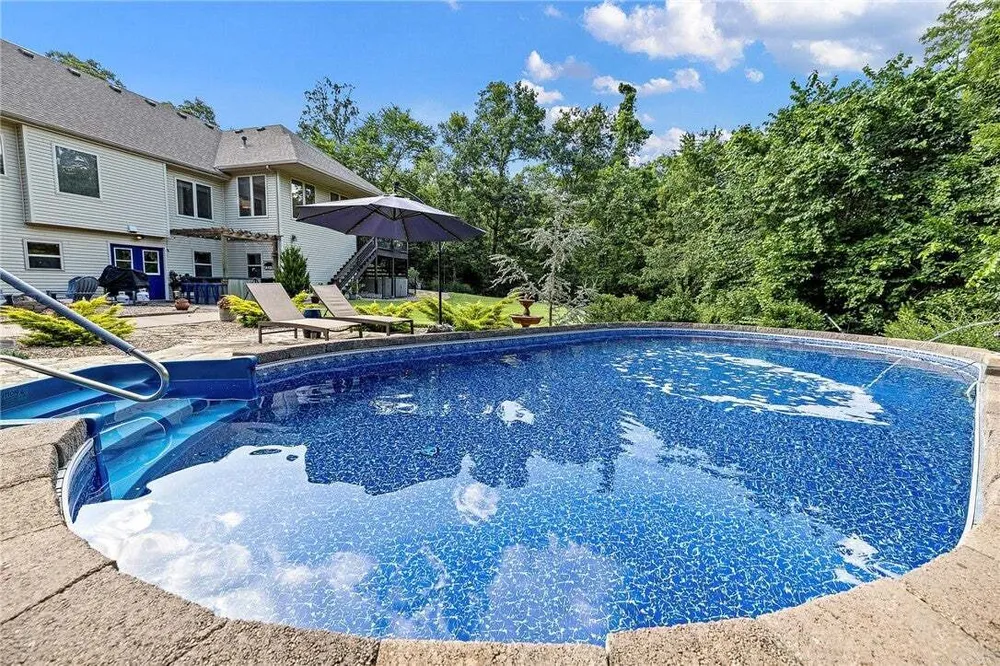 6 Leawood Pl, Bella Vista, AR 72715