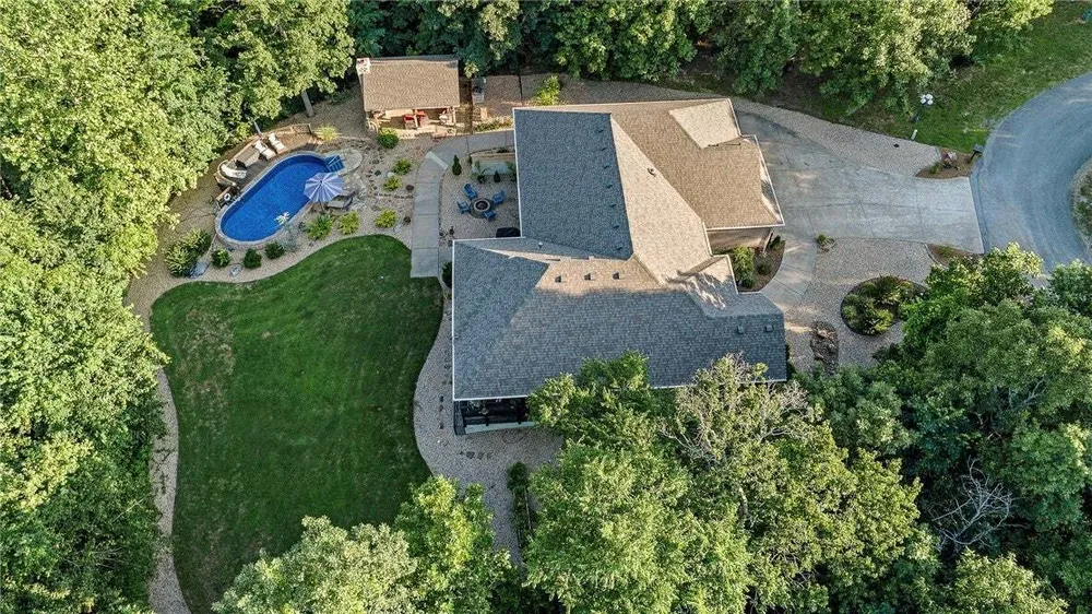 6 Leawood Pl, Bella Vista, AR 72715