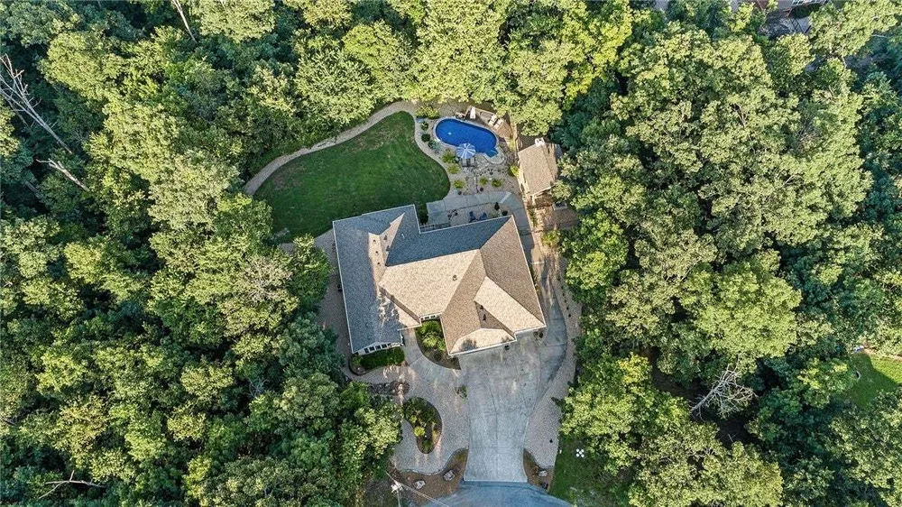 6 Leawood Pl, Bella Vista, AR 72715