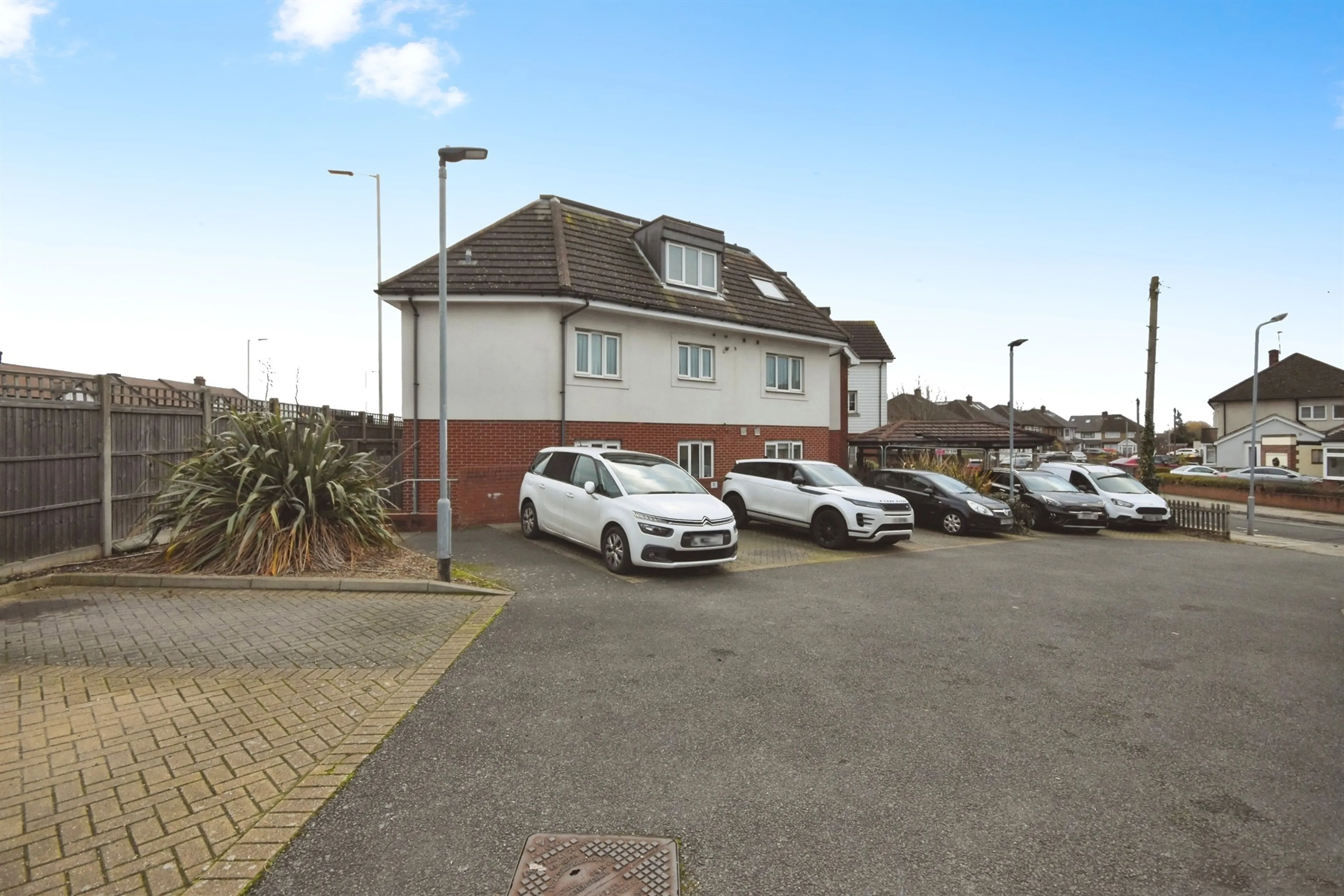 Property at Gillian Crescent, Romford