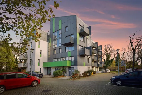 Neasden Lane, London, NW10