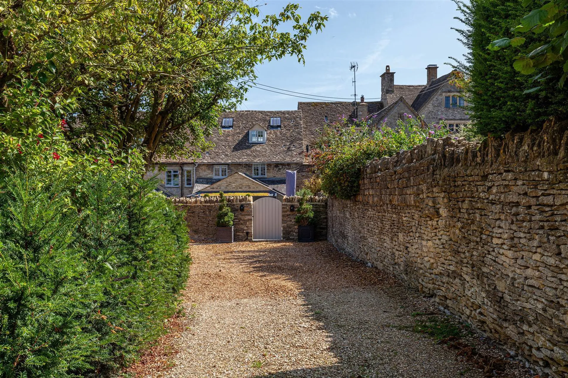 Property photo top 3