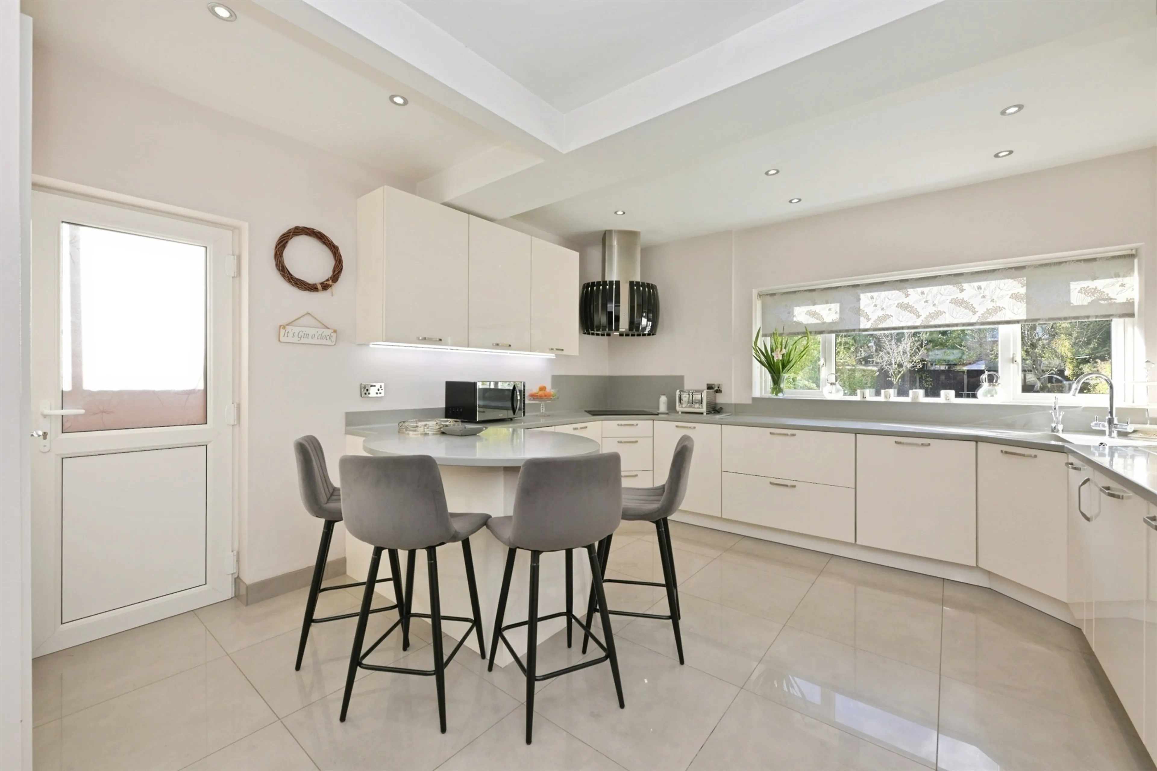 Property at Bushby Avenue, Broxbourne
