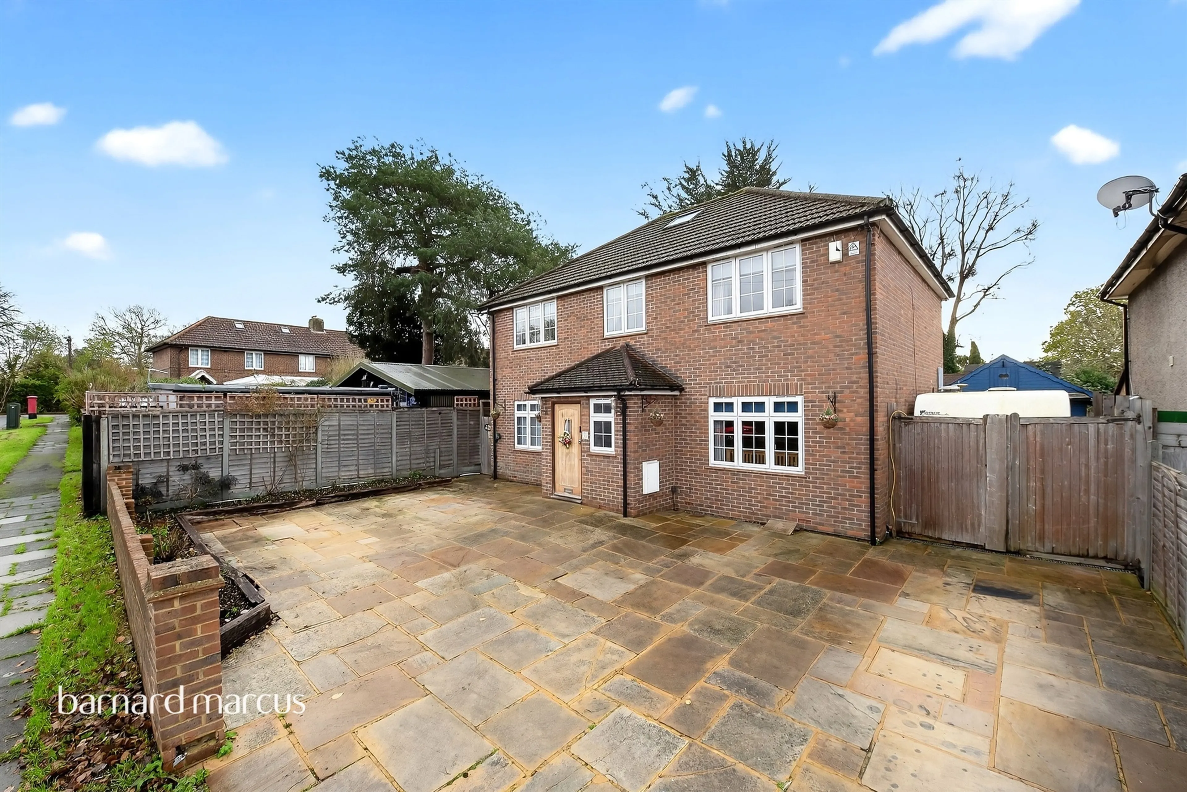 Property at Queens Way, Hanworth Park