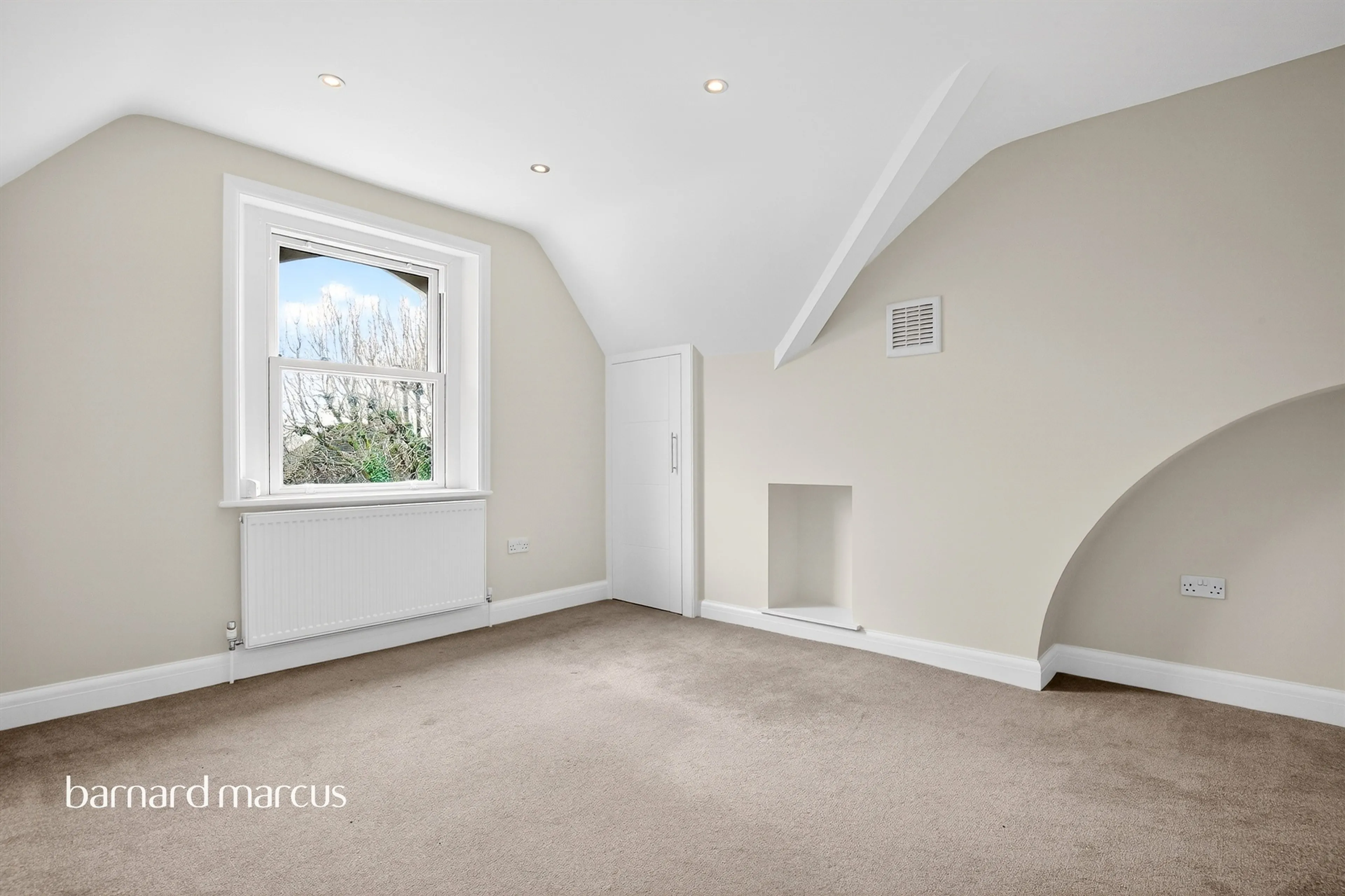 Property at Leamington Park, London
