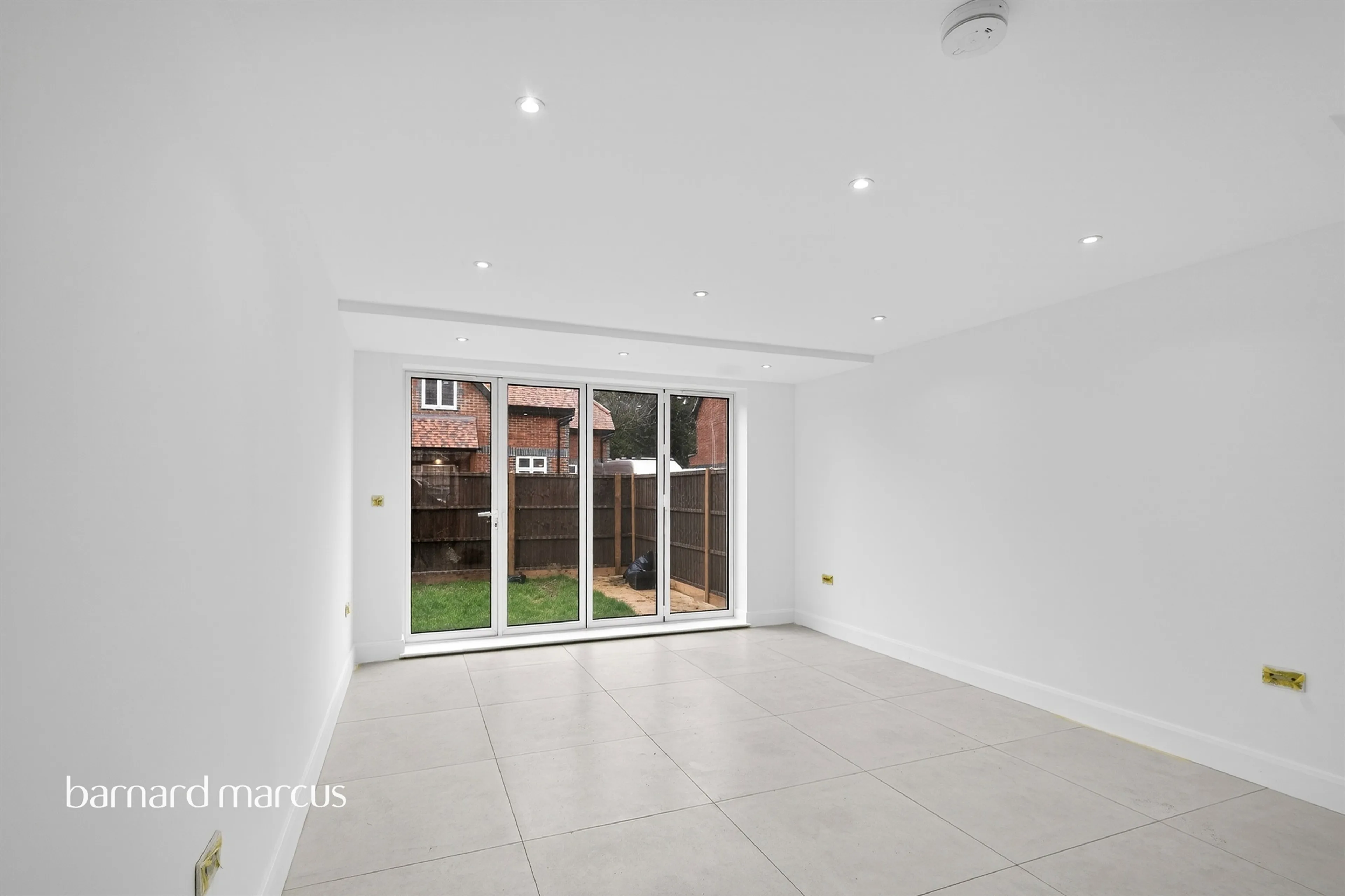 Property at Kingswood Way, South Croydon