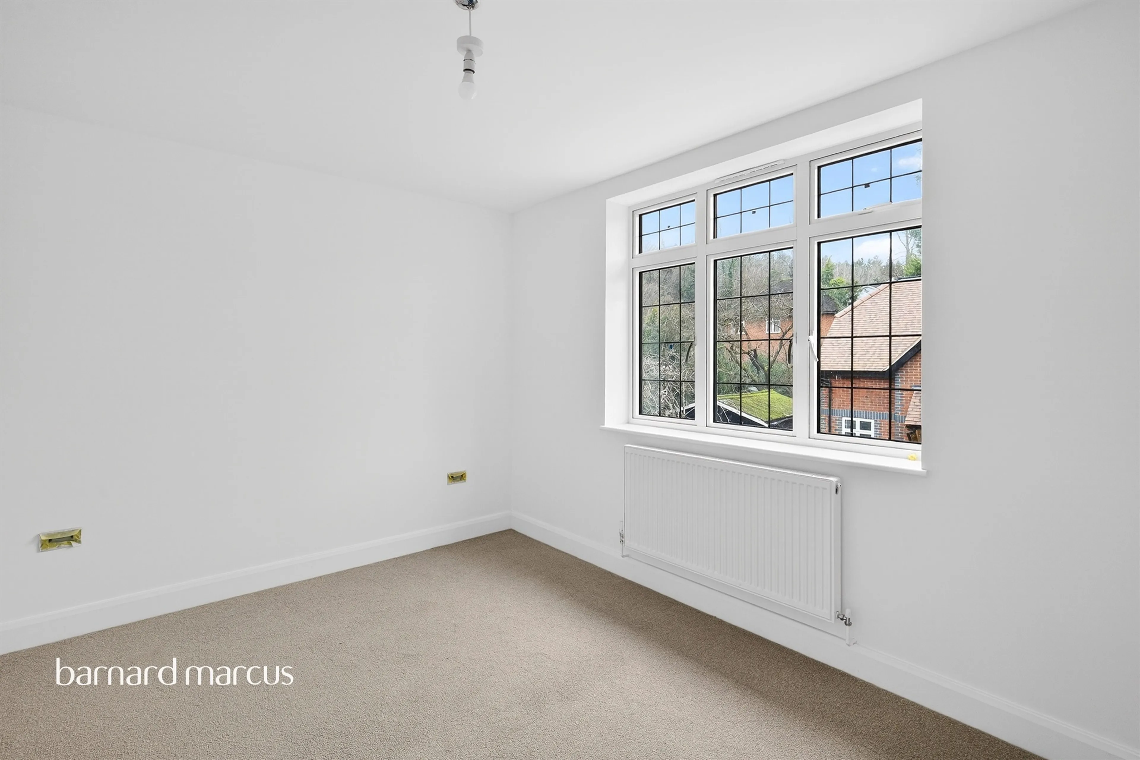 Property at Kingswood Way, South Croydon