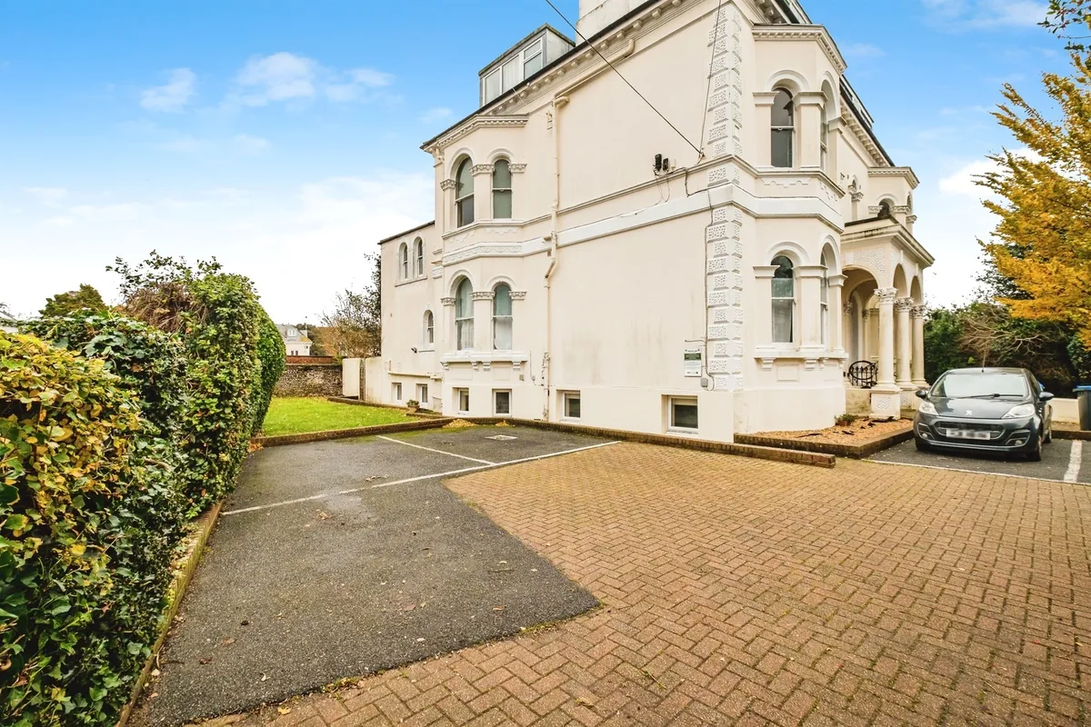 Farncombe Road, Worthing