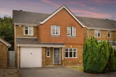 Foxglove Close, Burgess Hill