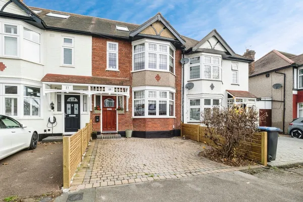 Chestnut Avenue, Buckhurst Hill, Esse...