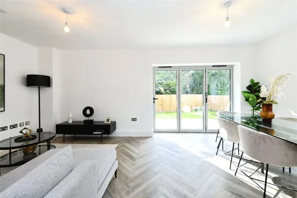 Fairoak Close, Kenley, CR8
