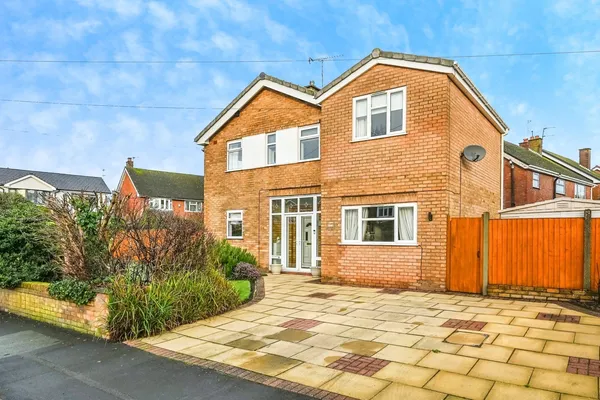 Rosehill Drive, Aughton, Ormskirk, La...