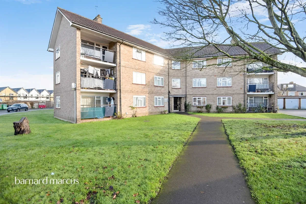 Field Road, Feltham