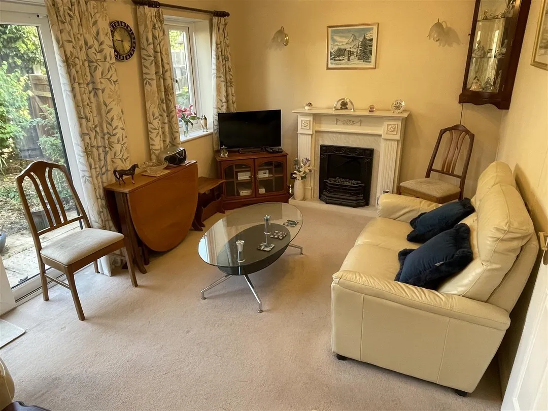 https://mr0.homeflow-assets.co.uk/files/photo/image/46421/2707/_x_/tduJnNlskkyuvKuu-tgmcw.jpg