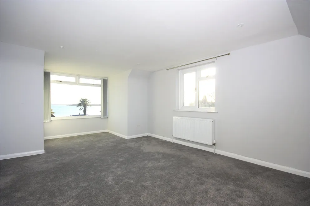 Property carousel item 9