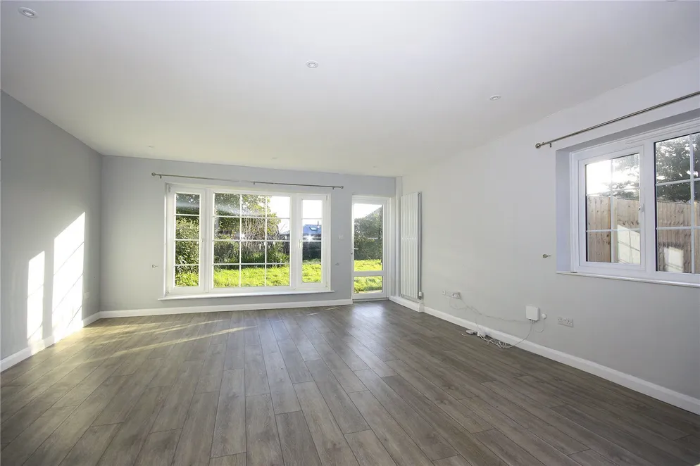 Property carousel item 4