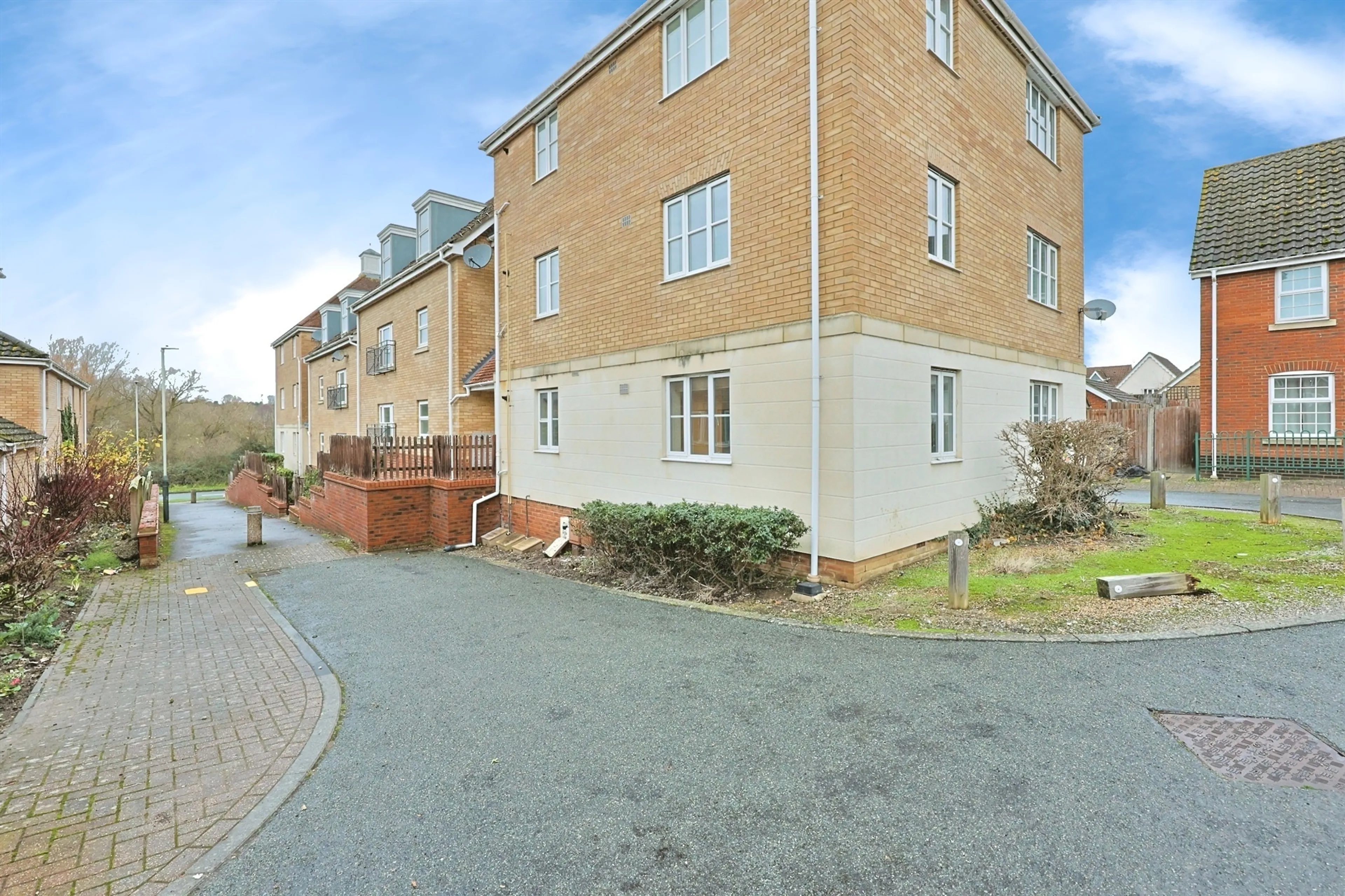 Property at Mawkin Close, Norwich