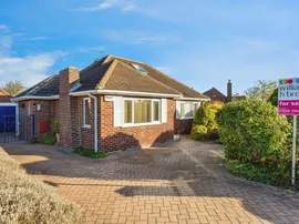 Highview Close, Darfield, BARNSLEY thumb 3