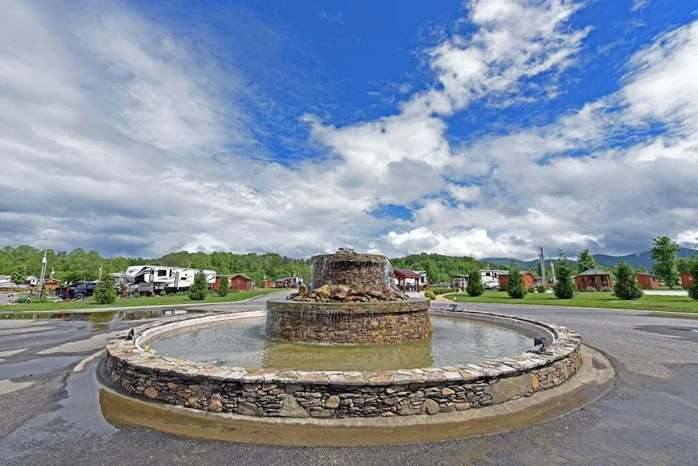 57 Mountain Lake Blvd, Blairsville, GA 30512