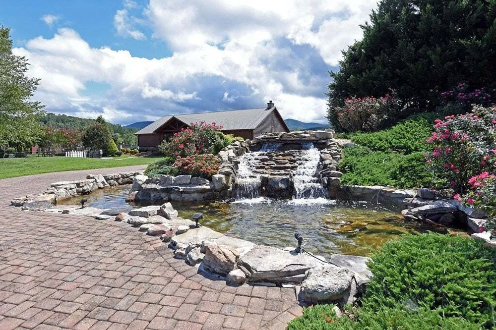 57 Mountain Lake Blvd, Blairsville, GA 30512