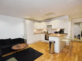 Coxtie Green Road, Pilgrims Hatch, Brentwood thumb 2