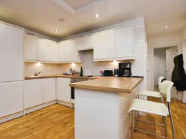Coxtie Green Road, Pilgrims Hatch, Brentwood thumb 3