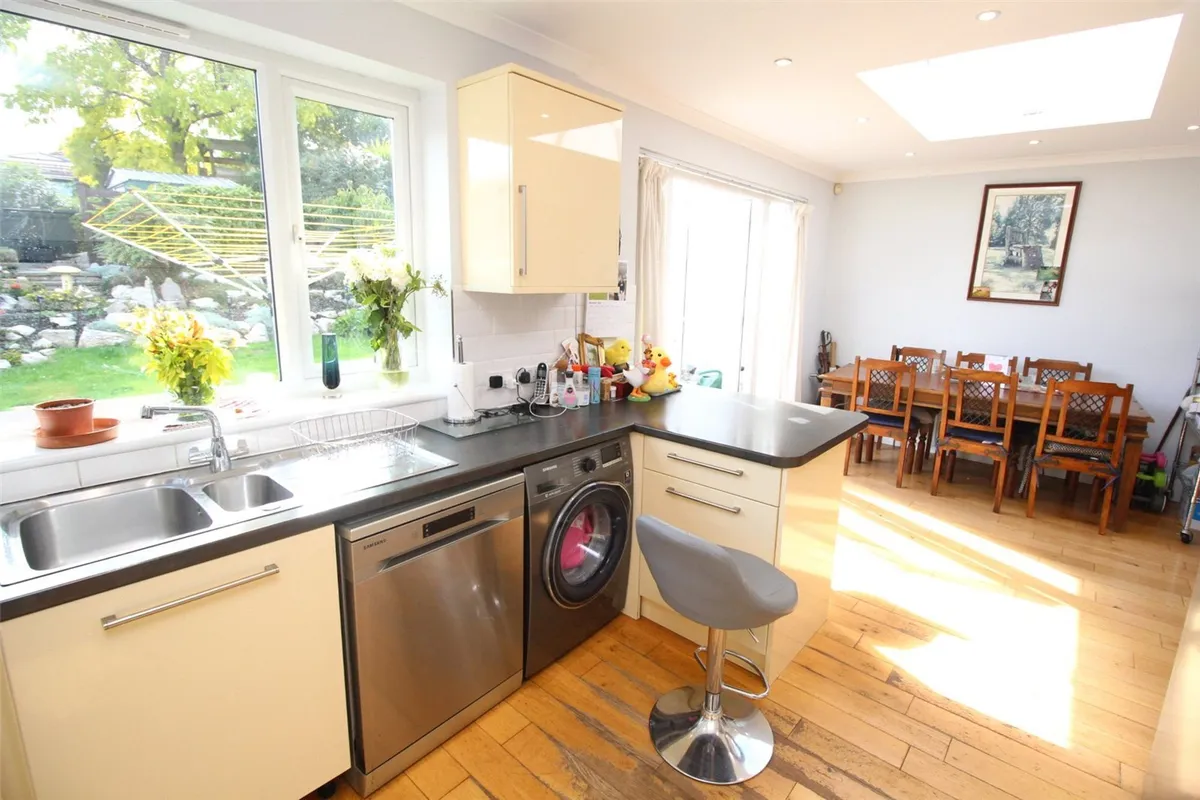 Rushdene Avenue, Barnet, EN4