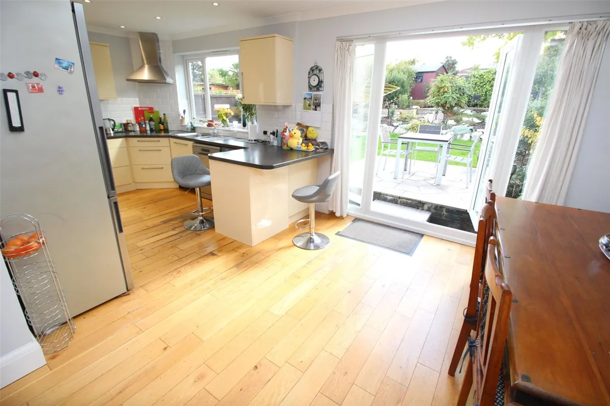 Rushdene Avenue, Barnet, EN4