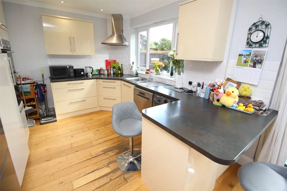 Rushdene Avenue, Barnet, EN4