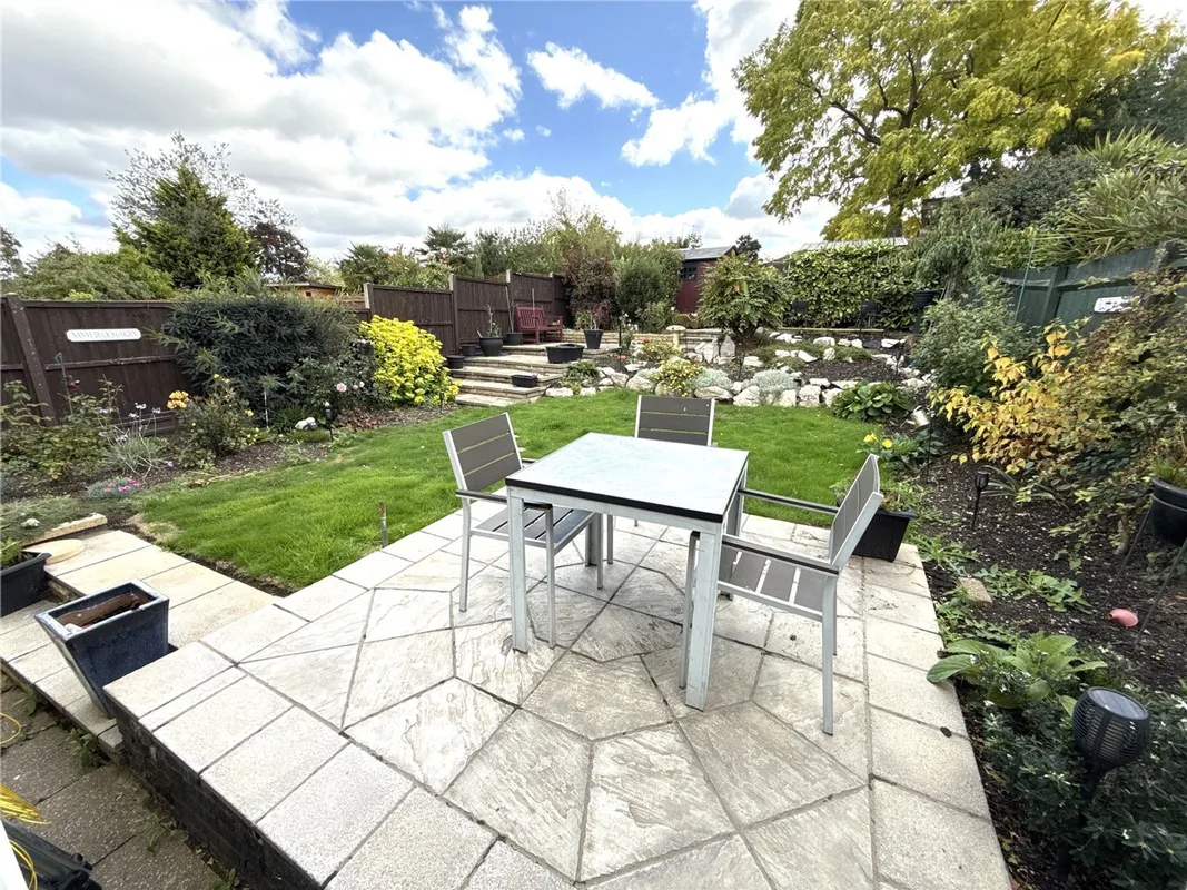 Rushdene Avenue, Barnet, EN4