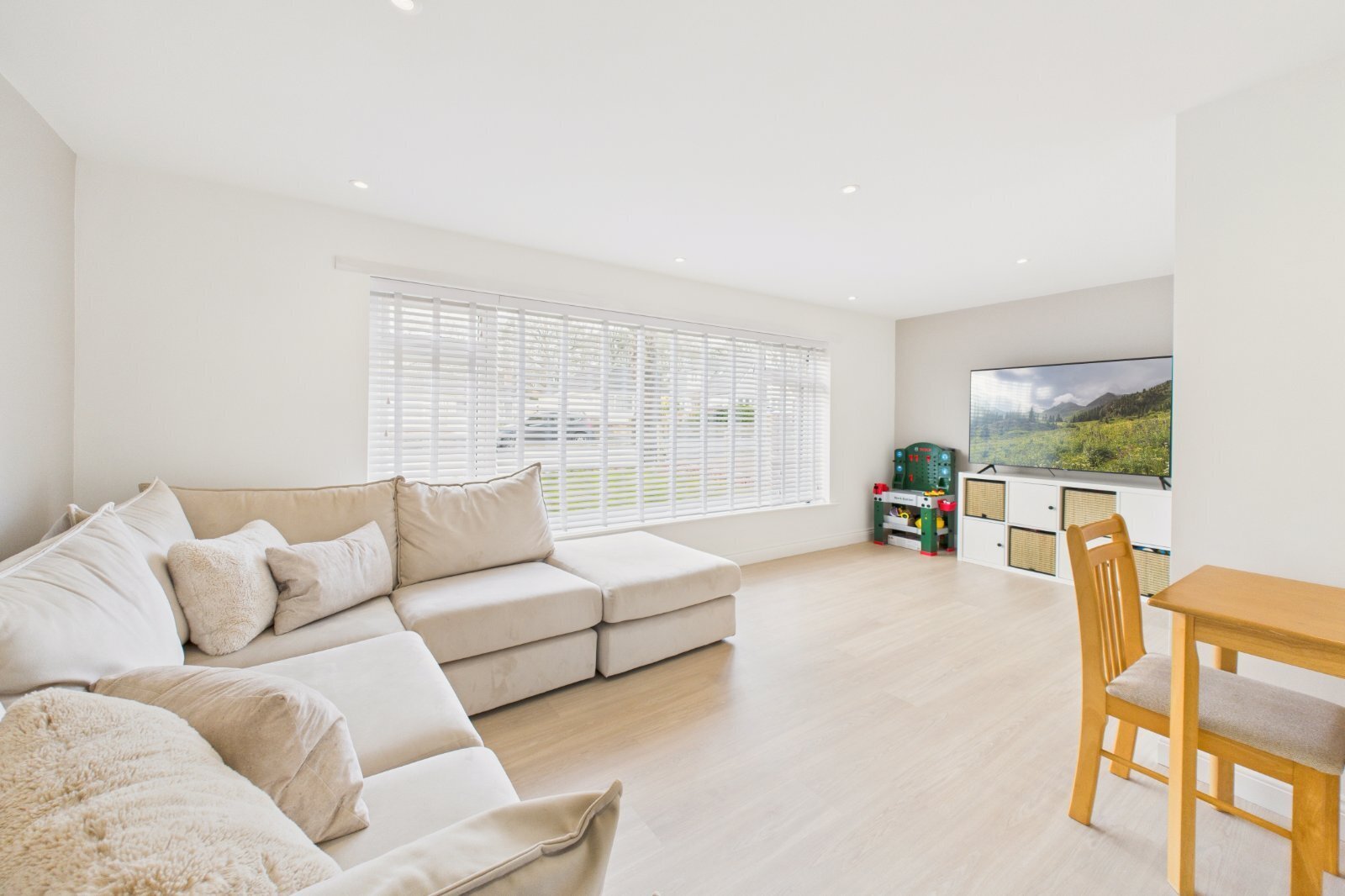 Keighley Avenue, Broadstone, Dorset, BH18 Image 3