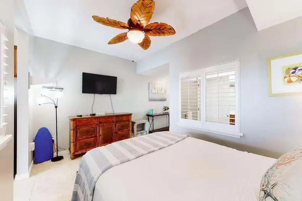 1517 Miracle Strip Pkwy SE, Fort Walton Beach, FL 32548