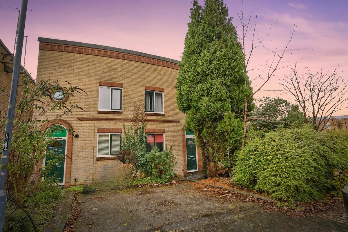 Wellington Crescent, Derby