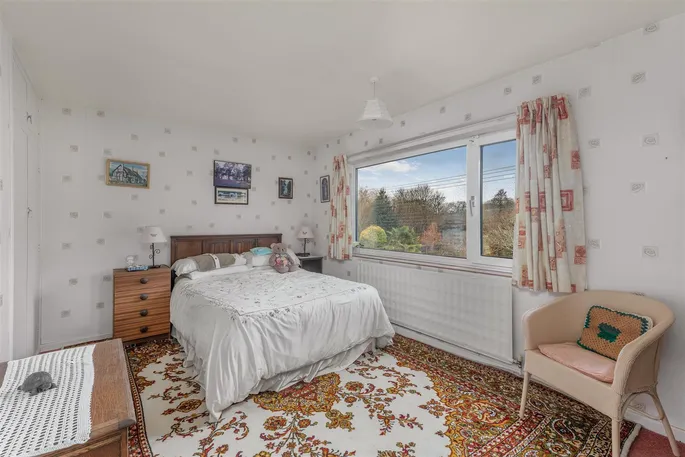 Property carousel image 12