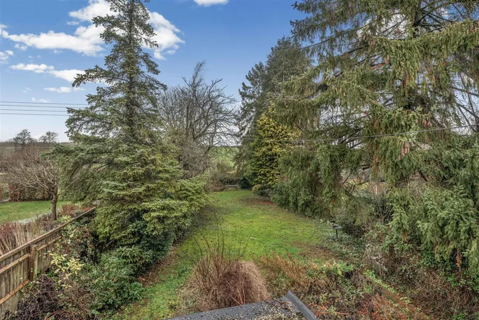 Property carousel image 16