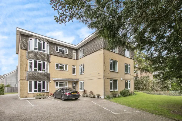 Richmond Park Road, CHARMINSTER, Bour...