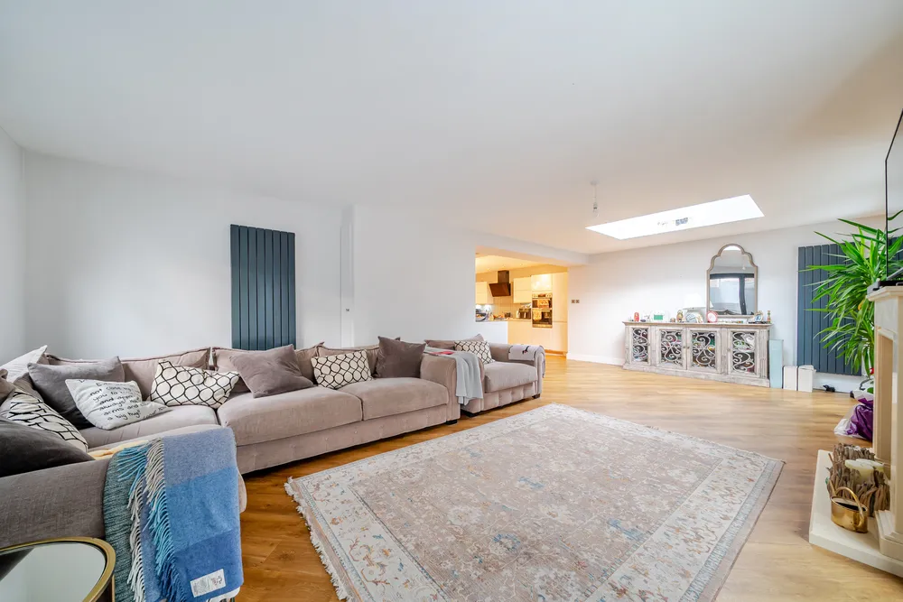 Richmond Crescent, Epsom, KT19