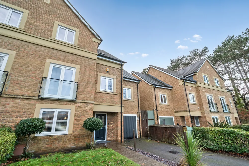 Richmond Crescent, Epsom, KT19