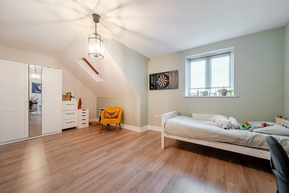 Richmond Crescent, Epsom, KT19