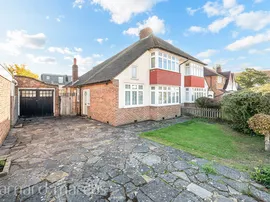 Broadmead Avenue, Worcester Park photo