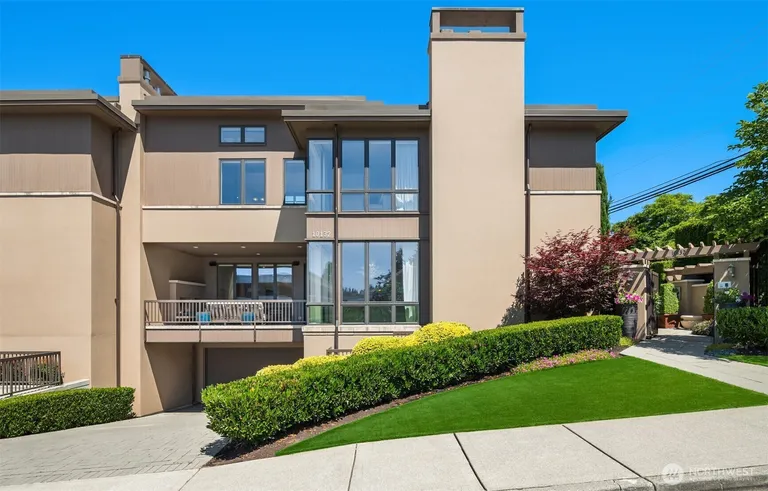 10132 NE 59th St, Kirkland, WA 98033