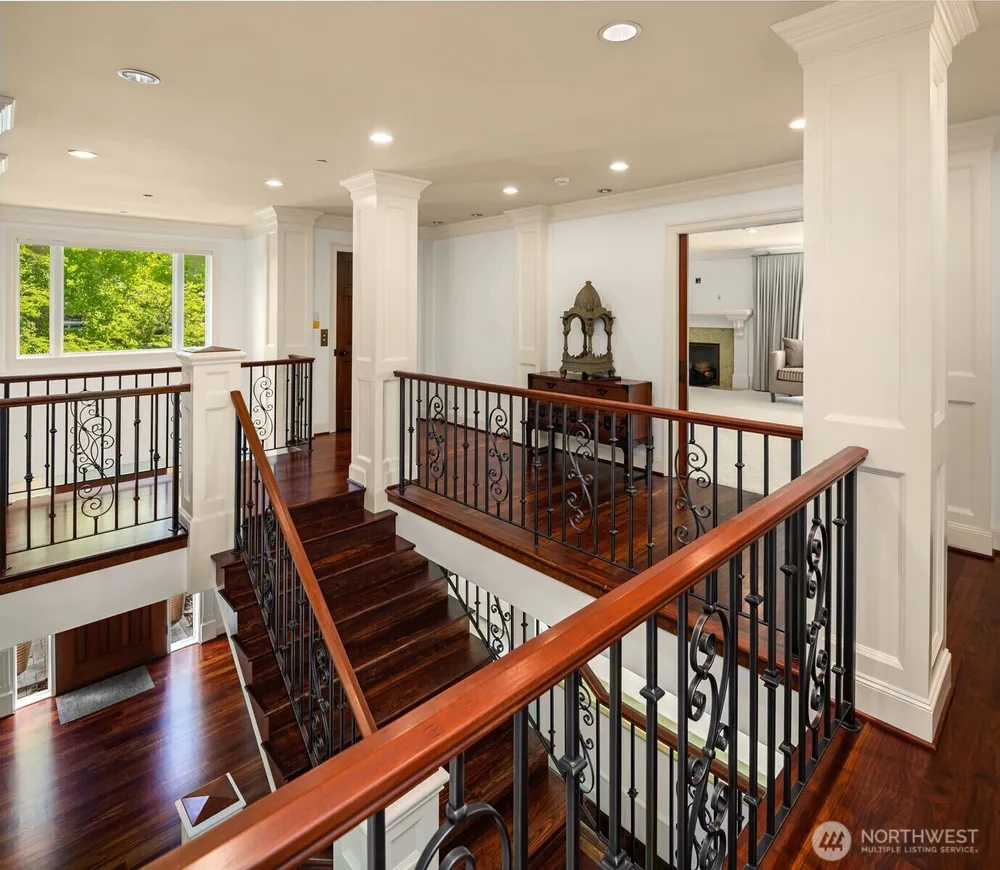 10132 NE 59th St, Kirkland, WA 98033