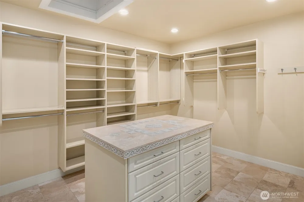 10132 NE 59th St, Kirkland, WA 98033
