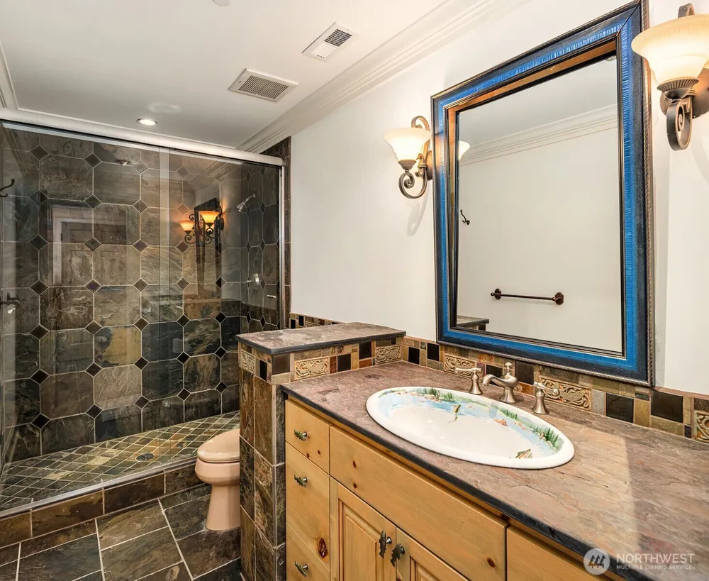 10132 NE 59th St, Kirkland, WA 98033