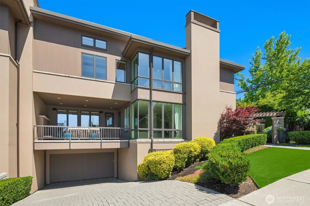 10132 NE 59th St, Kirkland, WA 98033